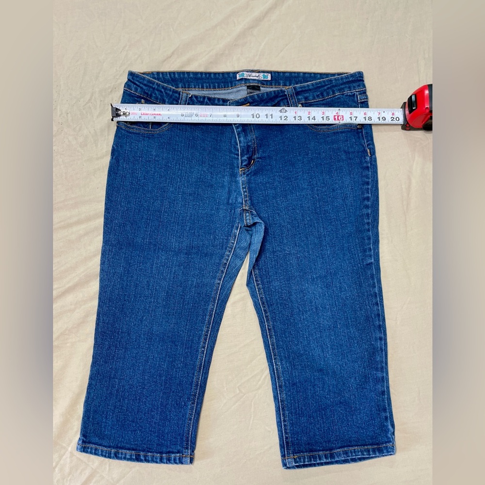 Thread Blue Straight Leg Flat Front Capri Pants Women's Embroidered Star Pockets